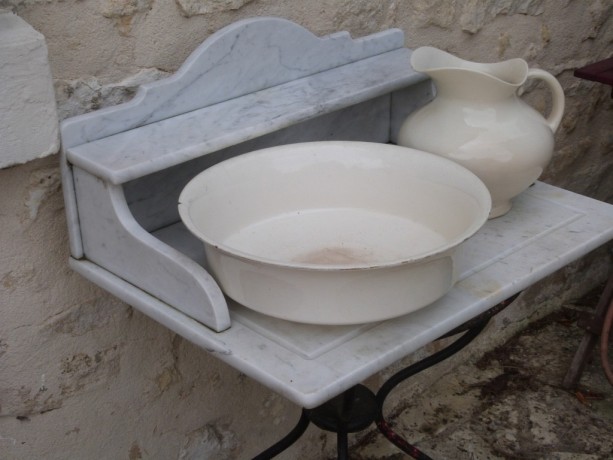 marble-washstand-big-0