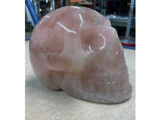 Gros crâne en quartz rose - H: 12 cm