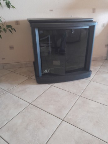 meuble-tv-couleur-noir-plateau-amovible-portes-en-verre-fume-big-0